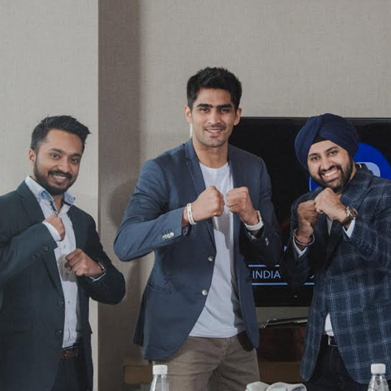 Vijendra Singh, Indian Boxing Champion associates with Pokerbaazi