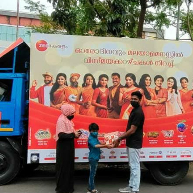 Zee Keralam delivers gifts at contest winners’ doorstep