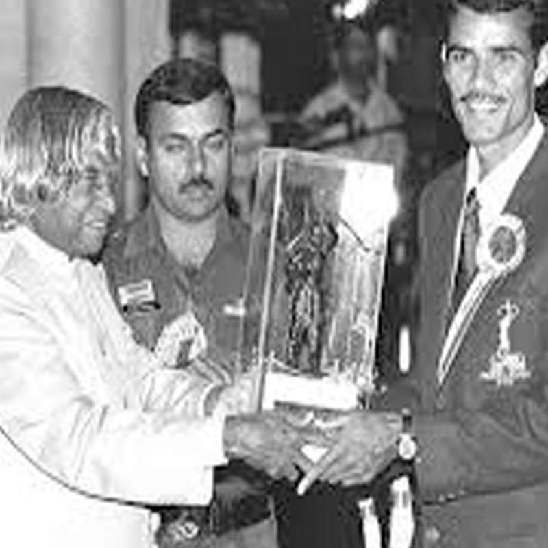 Qalam 2001 : EBA KHAN